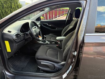 Hyundai i30 CW 1,6 CRDI Family - 9