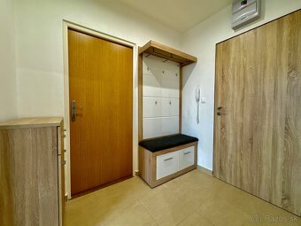 2-izbový byt na predaj s 2 balkónmi, Školská ulica. - 9