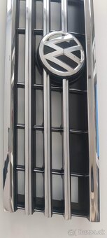 VW Touareg 3 760 maska chladica Touareg 3 chrom rline - 9