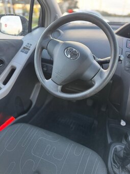Toyota Yaris 1.0 VVTI, 51 kW – 2. majiteľ, len 163 583 km, n - 9