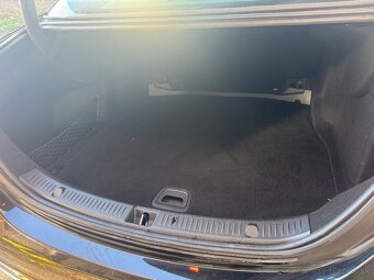 Predam Mercedes E 200d rok 2018, len 32400km - 9