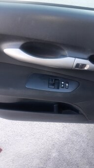 Toyota Auris 1,33 Vvt-i ,  r.v.2009 - 9