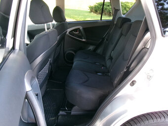 TOYOTA RAV4 2.2 D 4x4 - 9