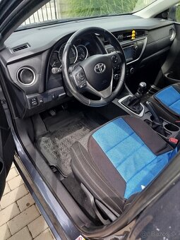 Predam Toyotu Auris - 9