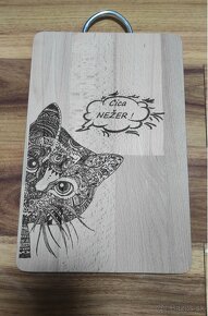 Gravírované drevené denka na krájanie s rôznym motívom - 9