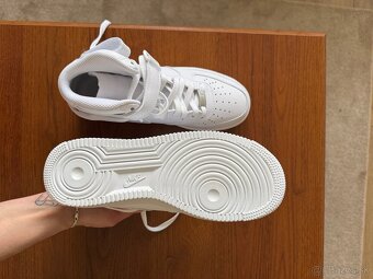 Nike AIR FORCE 1 07 MID - 9