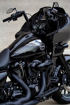 HARLEY DAVIDSON ROAD GLIDE CUSTOM SPECIAL - 9