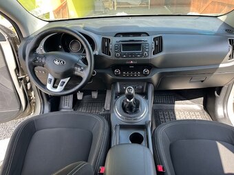 Kia Sportage 2.0 CRDi AWD - 9