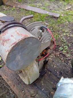 Predám tieto 2 stabilné motory - 9