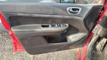 Peugeot 307 SW 1,6I 80kw kód: NFU - 9
