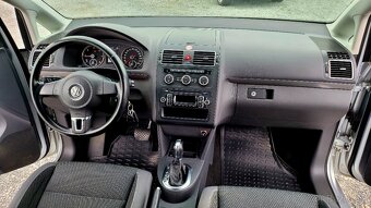 Volkswagen Touran 2.0 TDI Comfortline DSG - 9