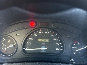 Peugeot 206  1,1 benzín - 9