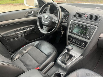 Skoda Octavia 2 2.0 TDI DSG elegance r.v 2012 xenon top stav - 9