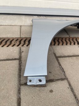 Predný blatník VW Passat B6 LB5M - 9