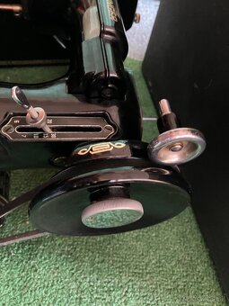 Singer Featherweight 221 - 9
