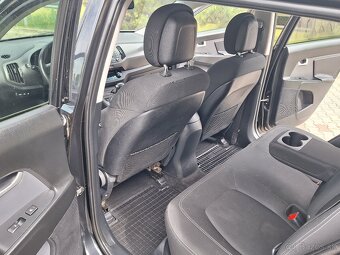 KIA SPORTAGE 2.0 CRDI 4x4 100 kw A/T automat - 9