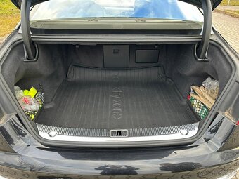 Predám Audi  A8L - 9