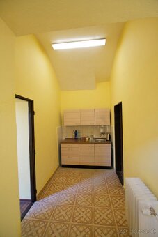 Priestor s umývadlom - 34 m2 - Mäsiarska ul. - 9