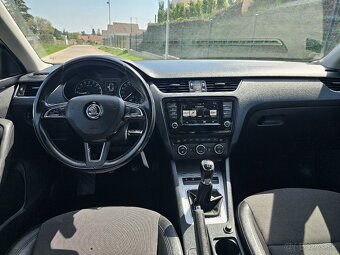 ŠKODA OCTAVIA COMBI III 1.6 TDI ELEGANCE - 9