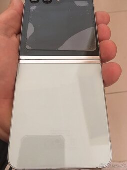 Samsung Galaxy Z Flip 5 12/512 mint - 9