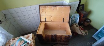 Krásna stará drevená truhlica - 9