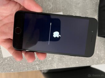 Apple iPhone SE 2020 64 gb - 9