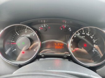 Peugeot 5008 1.6 HDI 80kw - 9