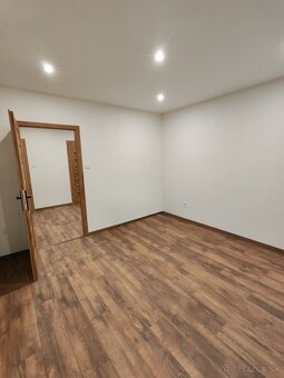 Prenájom - 3 izbový byt s balkónom - 9