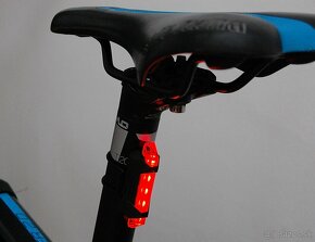 LED svetla na bicykel predné + zadné, 7 režimov, micro USB - 9