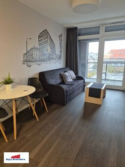 Ponúka na predaj 2-izb. apartmán s terasou, Žilinská, BA I - 9