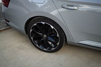 Škoda Superb Combi 2.0 TDI Sportline DSG - 9