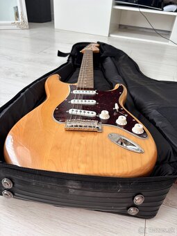 Elektrická kytara - Fender + combo + příslušenství - 9