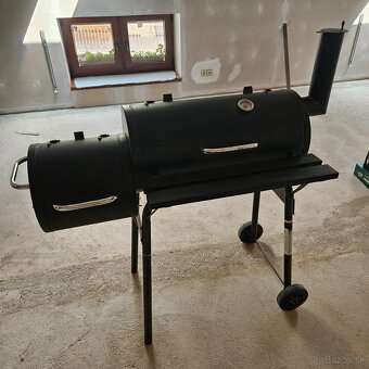 Big Green Egg MiniMax plus udiareň a kopec príslušenstva... - 9