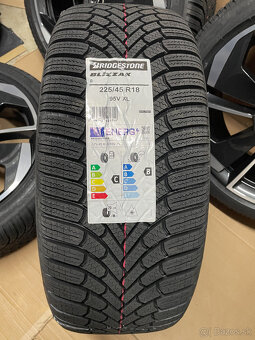 ŠKODA OCTAVIA IV NOVÁ ZIMNÍ COMET 225/45/18 95V DOT2024 - 9