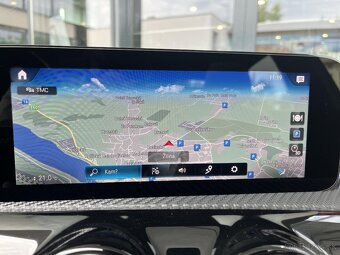 Mercedes-Benz A 180 sedan - 9