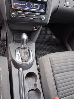 Volkswagen touran dsg 150tis.ťazne - 9