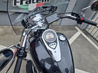 Kawasaki VN900 Classic - 9