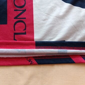 Rare moncler tričko s potlačou s prímesou hodvábu M - 9