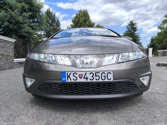 Honda Civic 8g 1.8 V-tec - 9