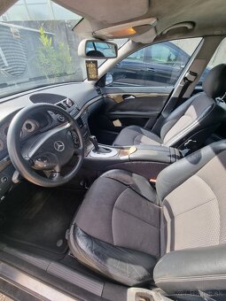 Mercedes Benz E 211 - 9