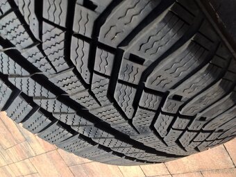ZIMNÉ 215/55 R17 DUNLOP CONTINENTAL a PIRELLI - OD 15,-€/kus - 9