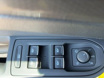 Volkswagen Golf VIII 2.0 TSI DSG GTI - 9