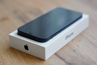 Repasovaný iPhone 12 128GB Black,  v záruke - 9