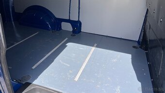 Volkswagen Transporter - 9