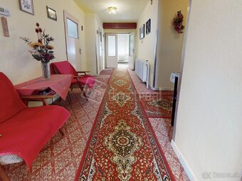 Dvojpodlažný rodinný dom s nádhernou výmerou - 9