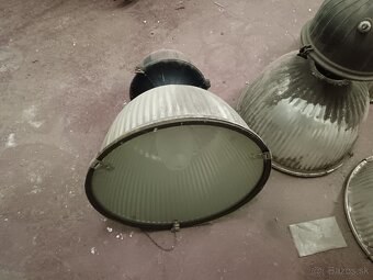 Tesnenie, váha a lampy - 9