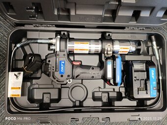 Mazací lis SKF aku - 9