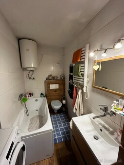 RD / chalupa na peknom slnečnom pozemku kúsok od BB. - 9