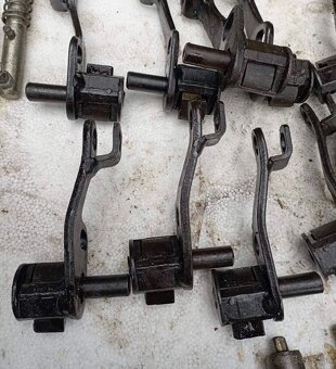Originální nové díly z vojenského depozitu Dněpr Ural K750 - 9