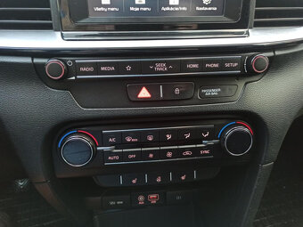 Predám KIA CEED GOLD 1.4 T-GDI 103kW/140k M6 Rok.v 2018 - 9
